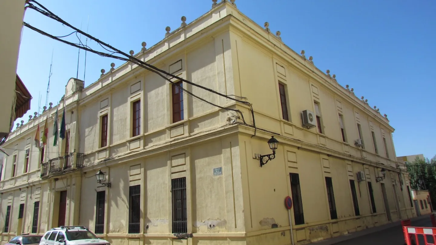 Exterior del edificio del Ayuntamiento de Peñarroya-Pueblonuevo